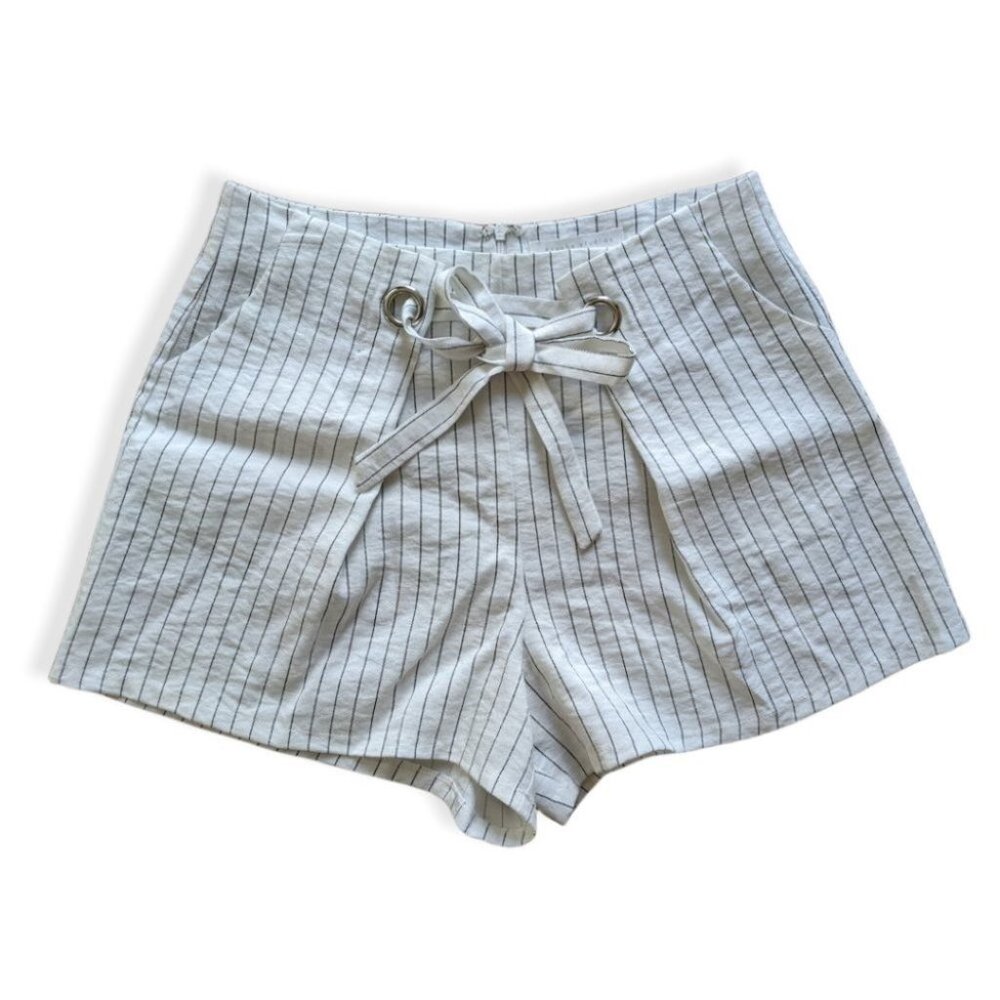 ETOPHE STUDIOS Women's Shorts White High Rise Size M Excellent Condition